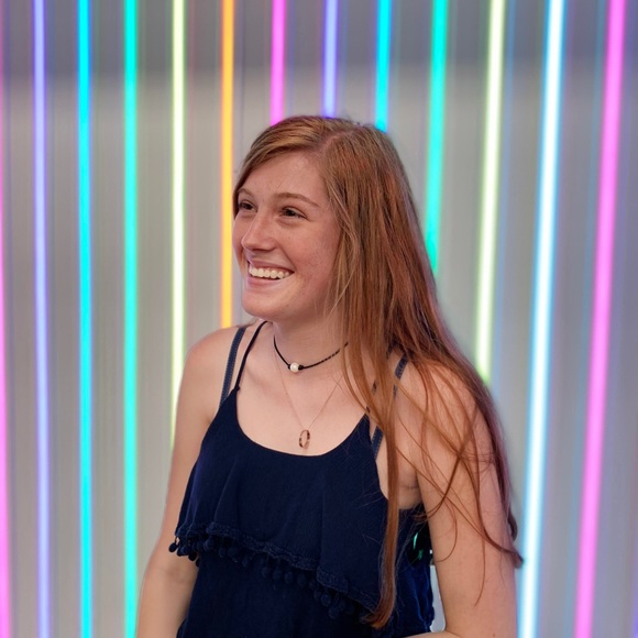 Meet your Posher, Jessica - Picture 1 of 1